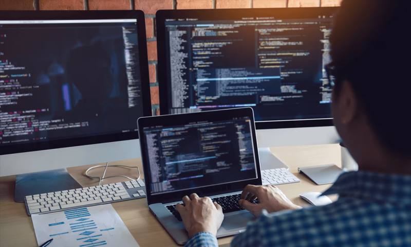 数据科学选型：R与Python如何赋能丹东网站建设？